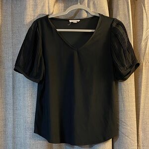 Chic Black V-Neck Blouse with Pleated Sleeves